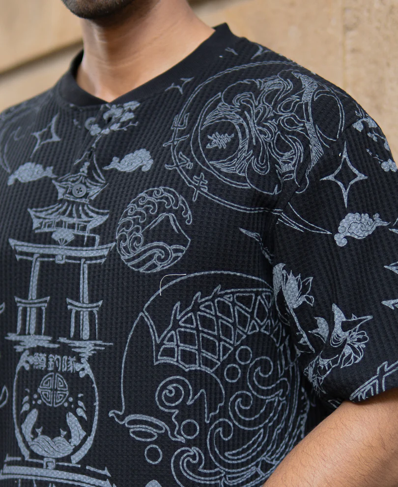 Black Japanese Print Henley T-Shirt - Image 4